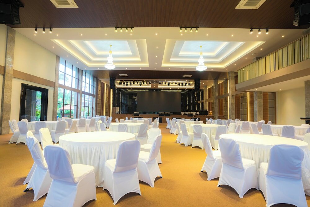 Фото The Grand Villandra Resort