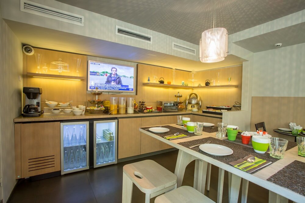 Фото Hotel Le Marcel Paris Gare de l'Ést