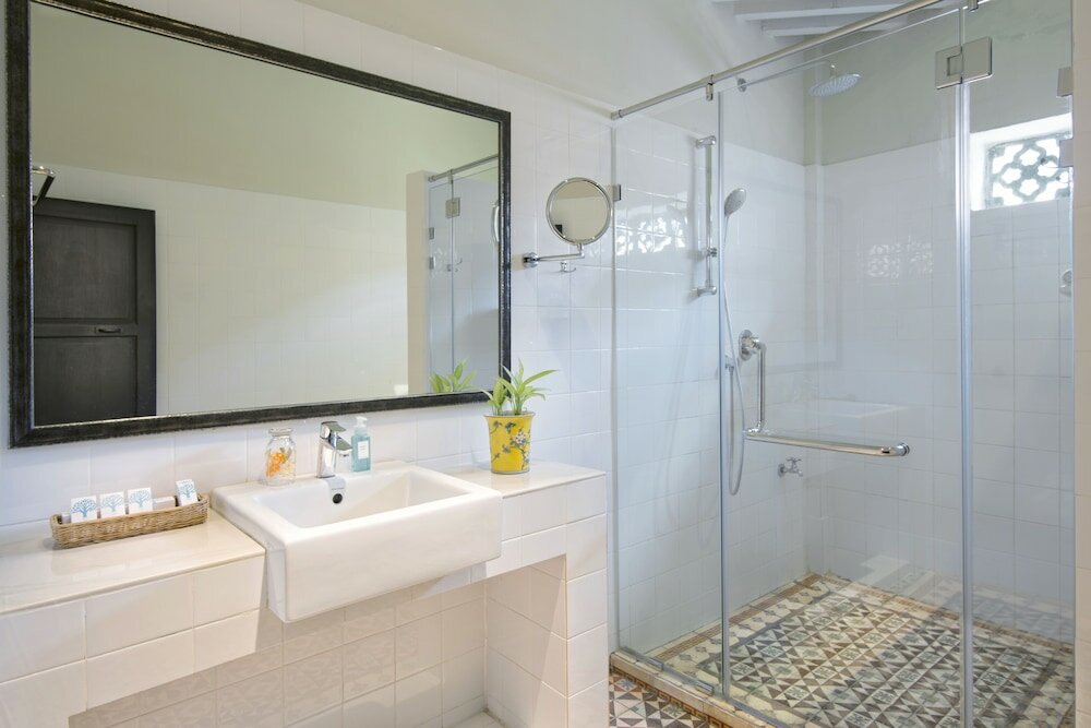 Фото Noordin Mews