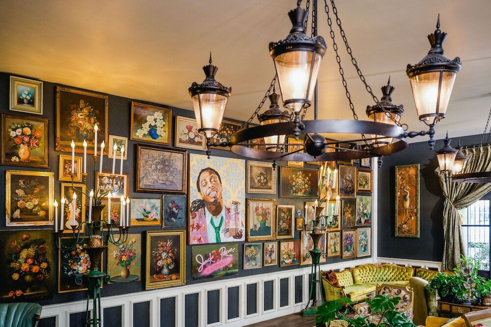 Фото The Pontchartrain Hotel