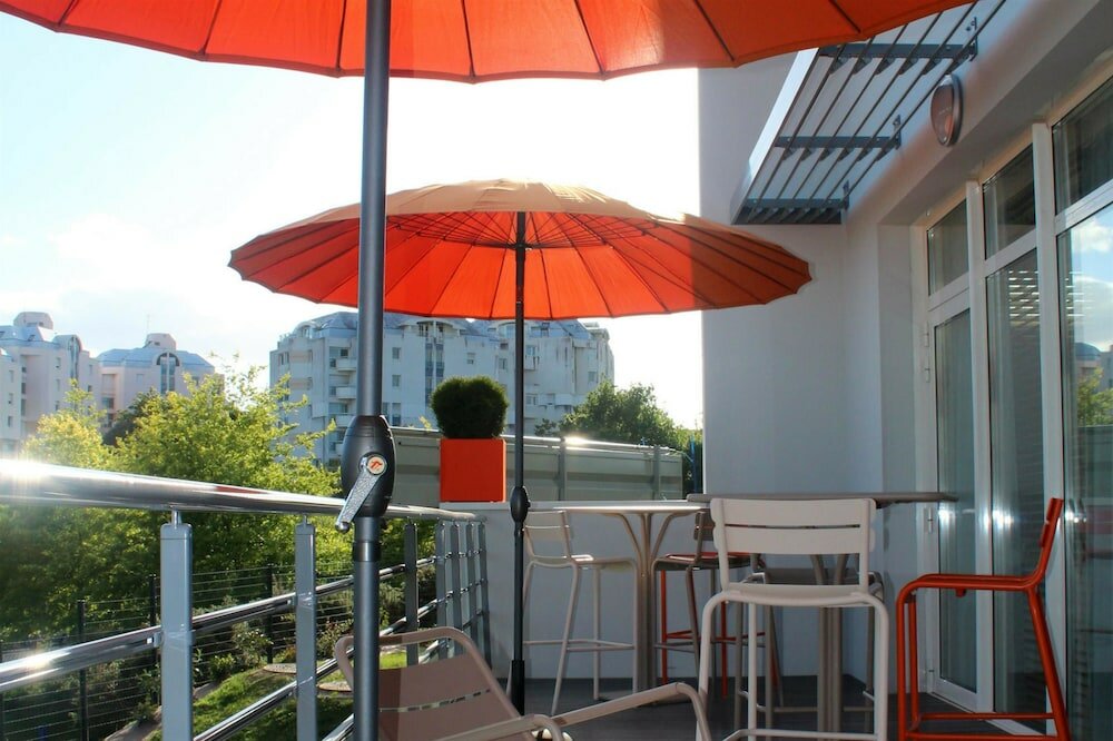 Фото Kyriad Prestige Vannes Centre - Palais des Arts