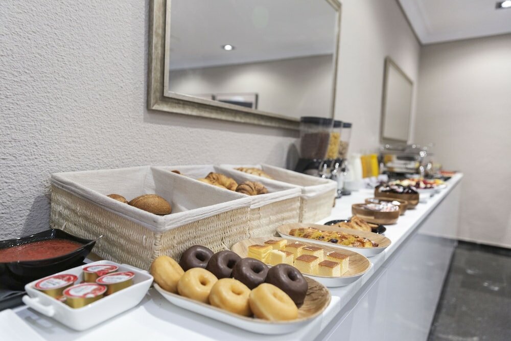 Фото Hotel Serrano by AA Hoteles