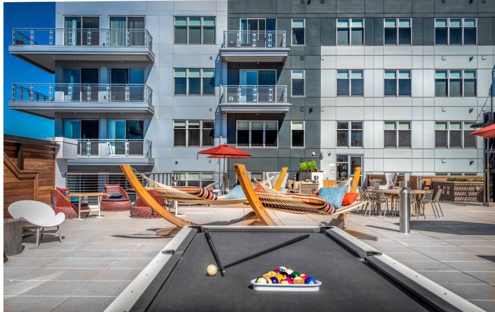 Фото Global Luxury Suites East Boston