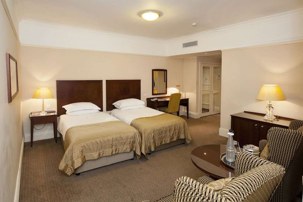 Фото Macdonald Burlington Hotel