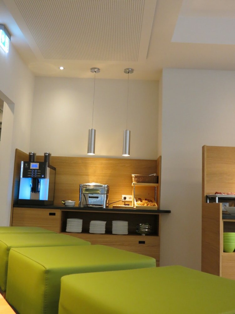 Фото Hotel Neuthor