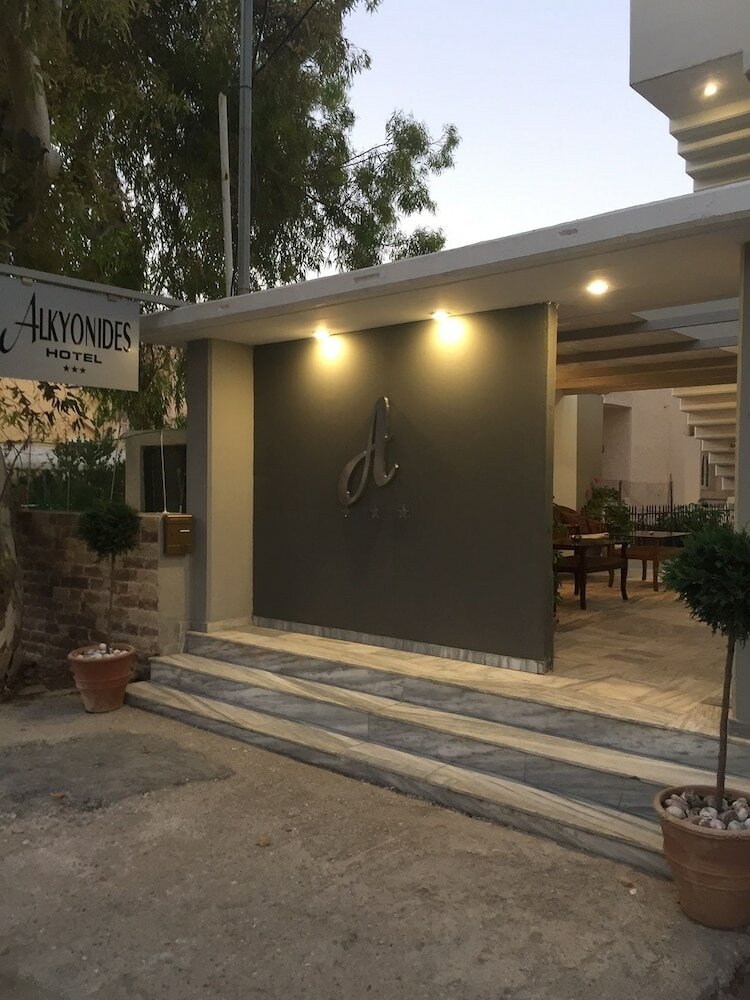 Фото Alkyonides Hotel