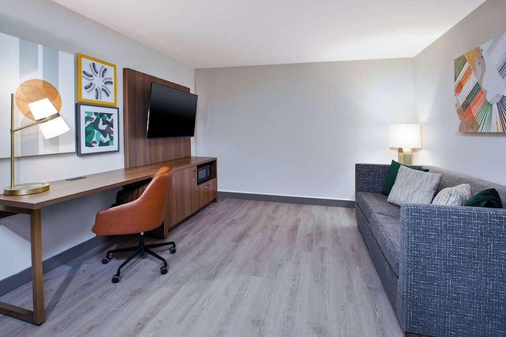 Фото Holiday Inn Ontario Airport, an Ihg Hotel