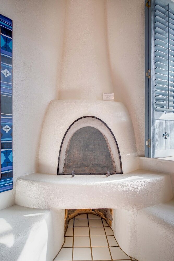 Фото The Historic Taos Inn