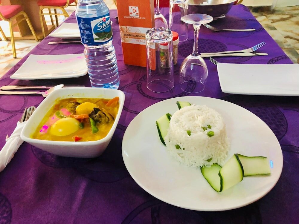 Фото Chariot Hotel