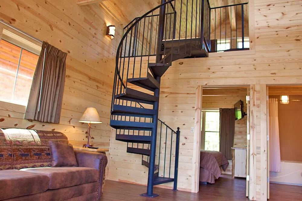 Фото Cabins of Mackinaw