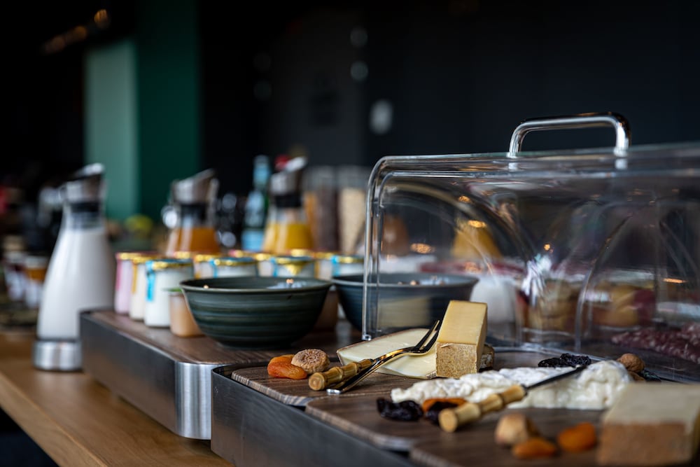 Фото Best Western M Treize Paris Asnieres