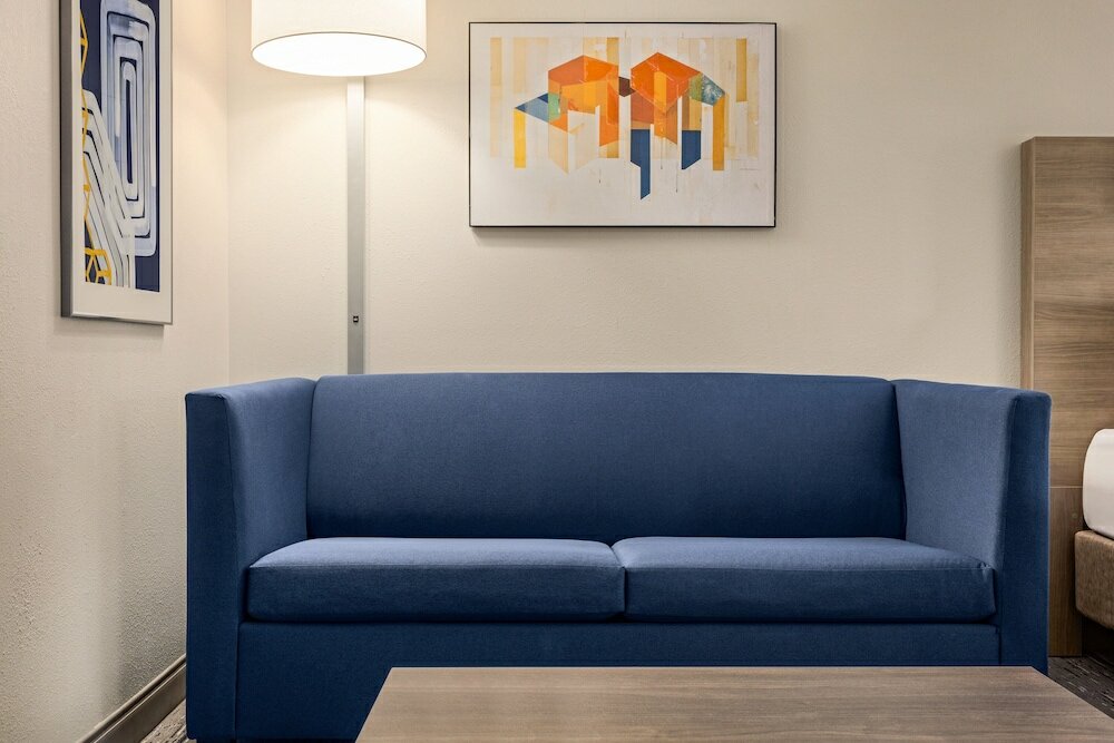 Фото Holiday Inn Express & Suites Greenville - Downtown by Ihg