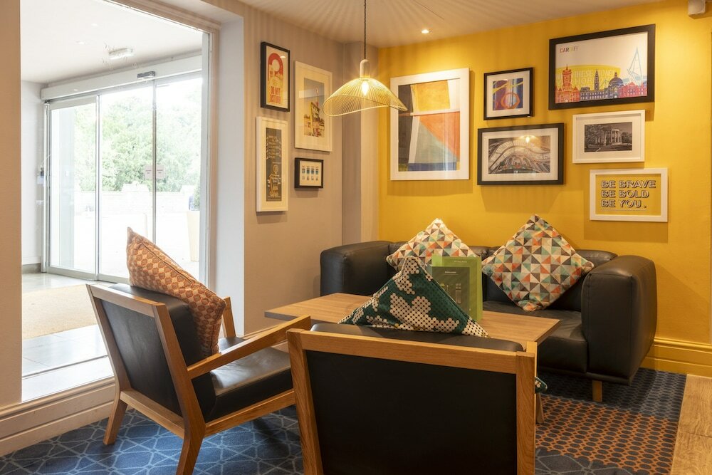 Фото Holiday Inn Cardiff City Centre