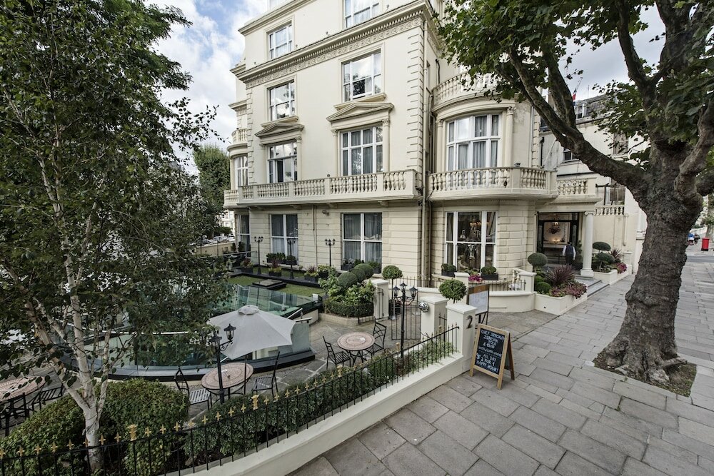 Фото The Colonnade