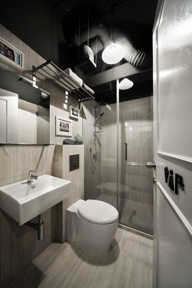 Фото The POD Boutique Capsule Hotel