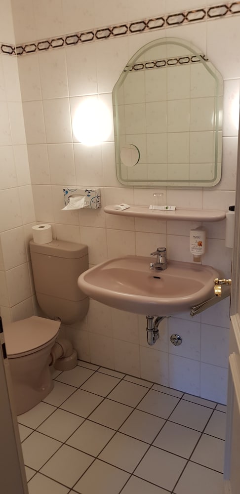 Фото Akzent Hotel Gut Hoeing