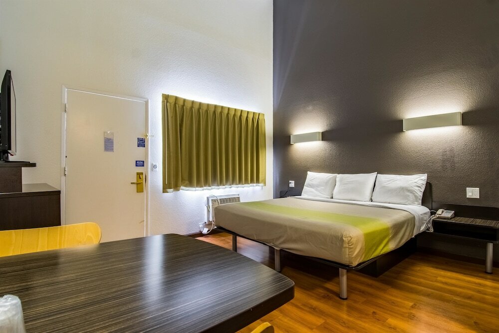 Фото Studio 6 Cypress, Ca