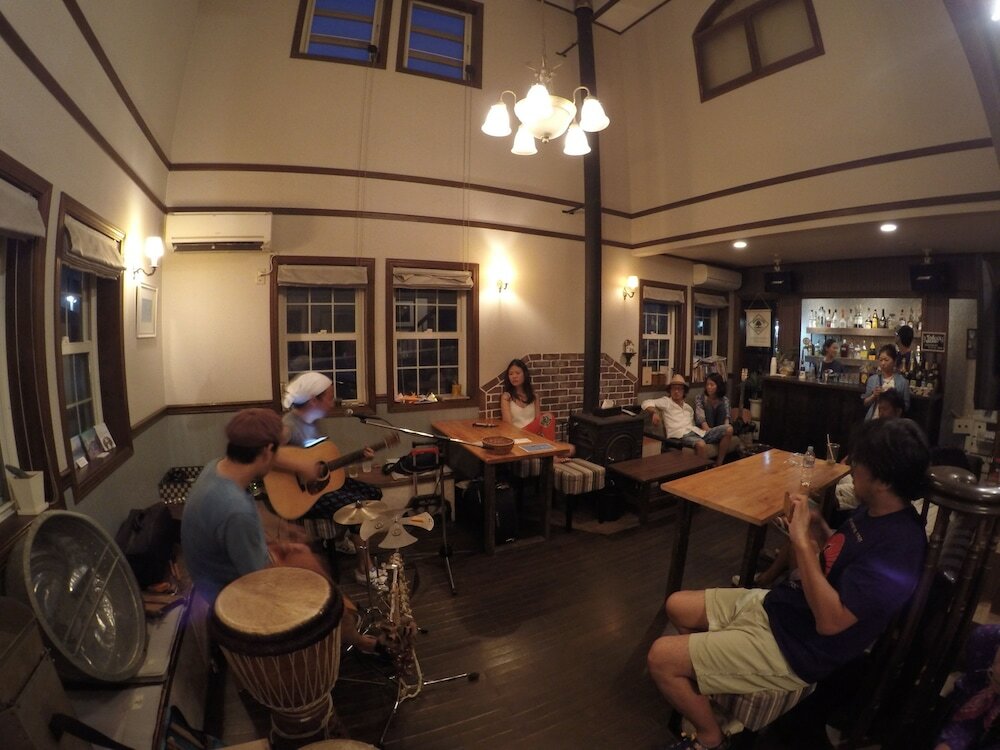 Фото Iza Kamakura Guest House & Bar