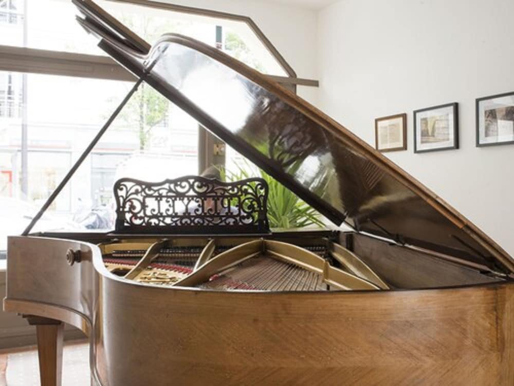 Фото Hotel des Batignolles