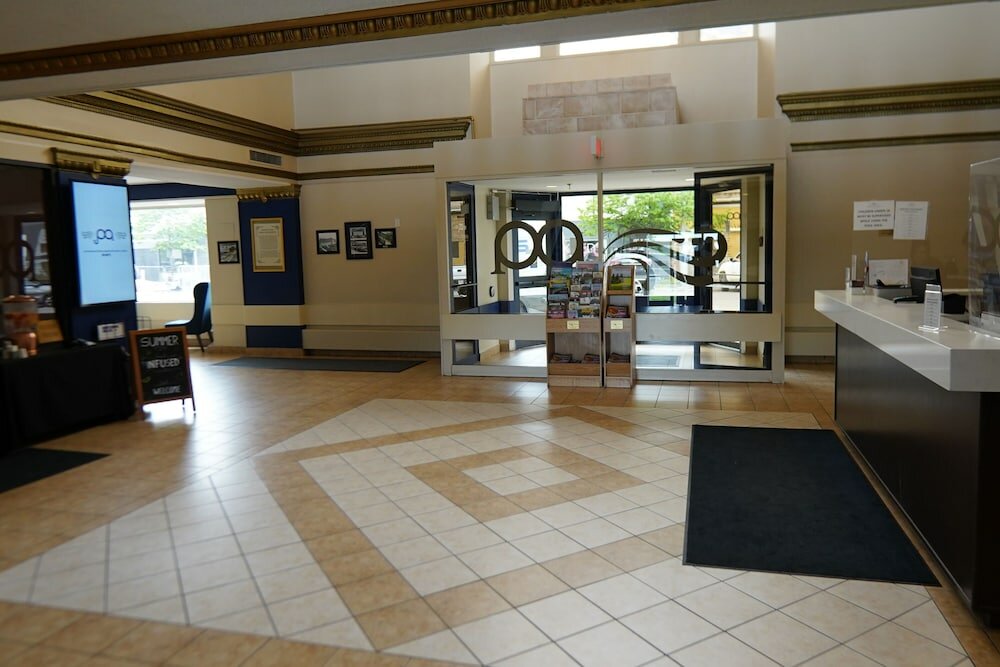 Фото Prince Arthur Waterfront Hotel & Suites