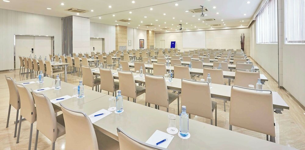 Фото Nh Barcelona Stadium