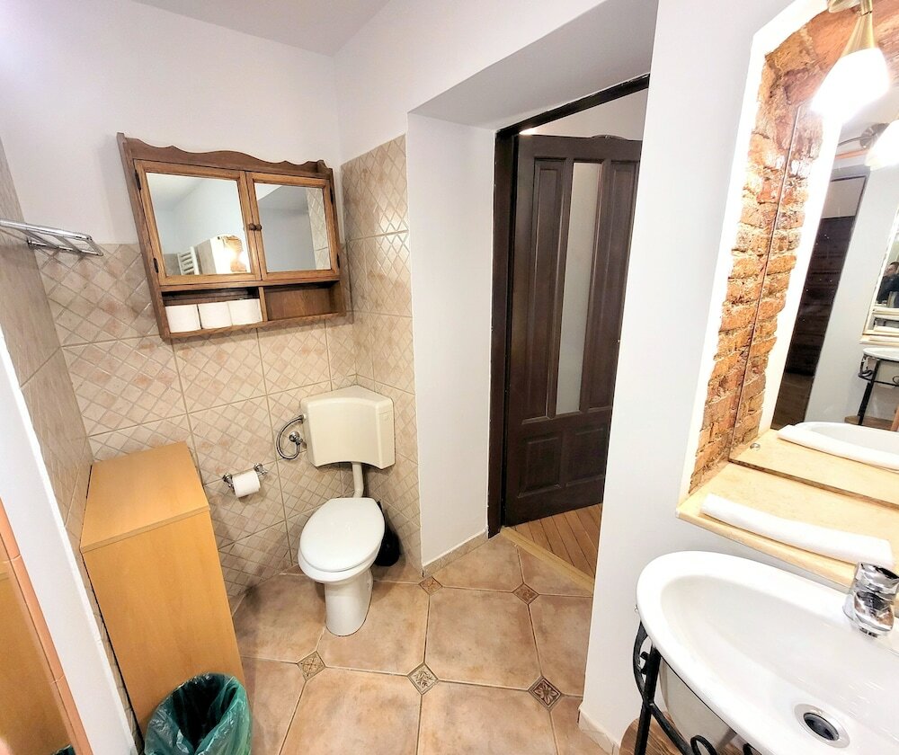 Фото Main Square Apartments & More