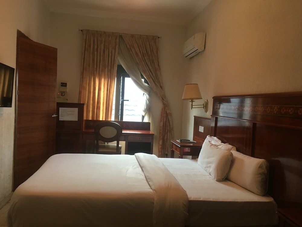 Фото отеля 2