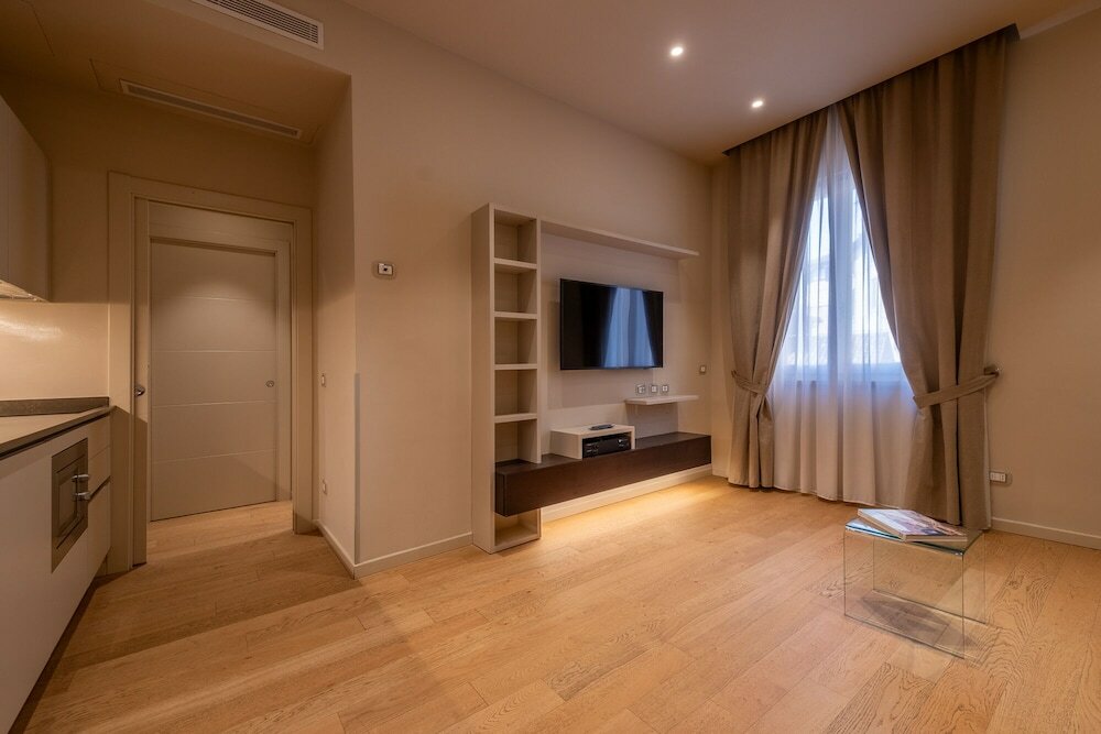 Фото Oriana Suites Verona