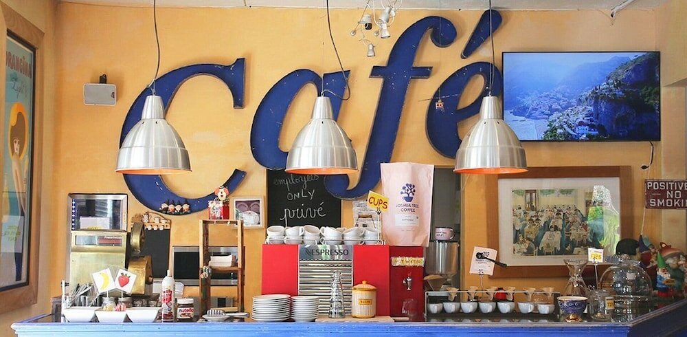 Фото Metro Hotel and Cafe