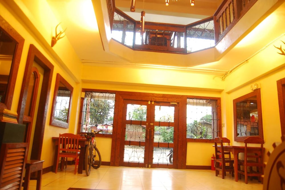 Фото Centro Mactan Suites