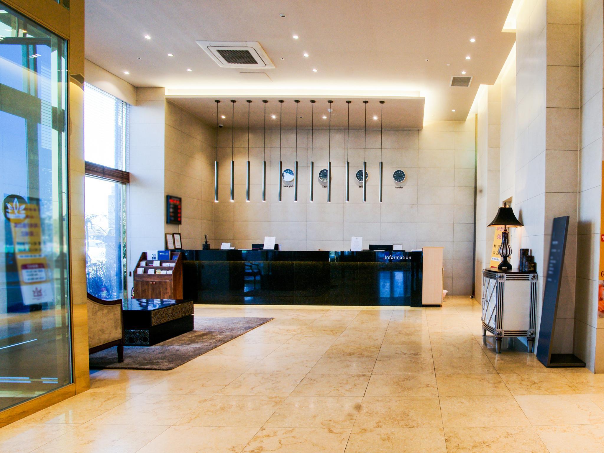 Фото International Hotel Youngjong