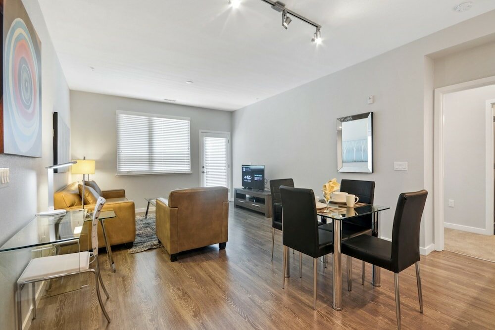 Фото Bluebird Suites near Facebook Hq