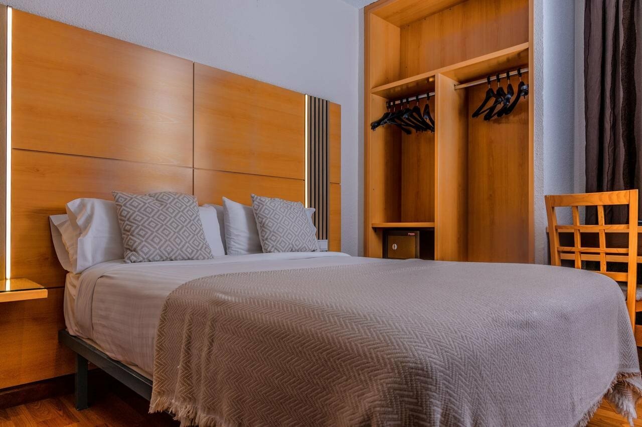 Фото Hotel Serrano