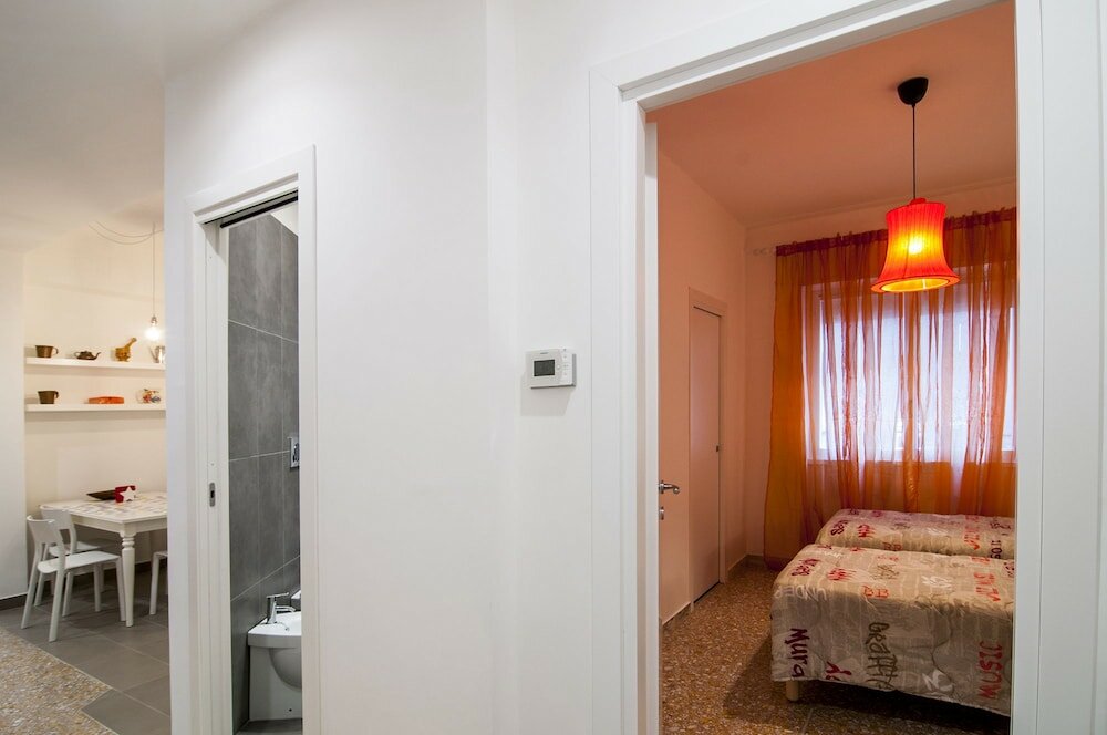 Фото San Pietro Bright Apartment