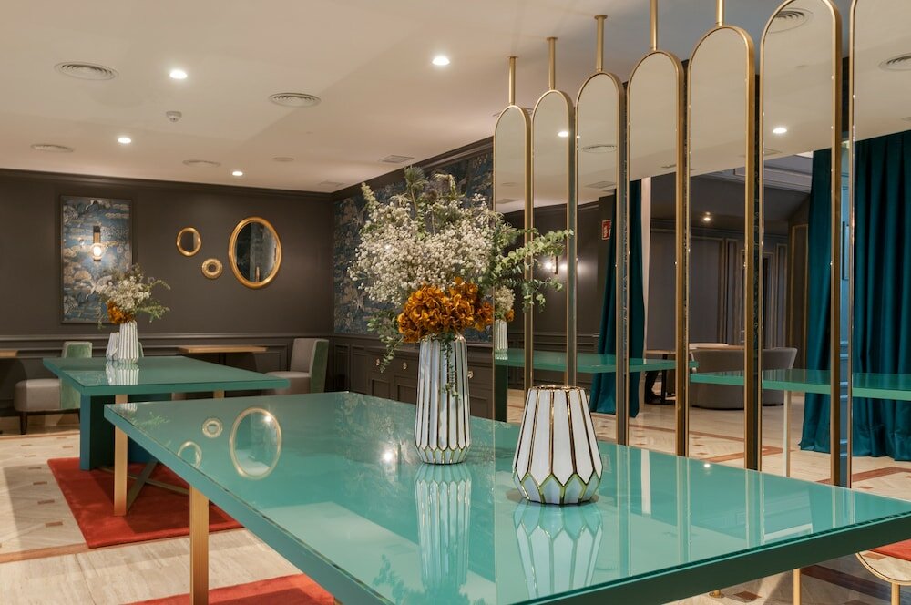 Фото Eugenia de Montijo, Autograph Collection