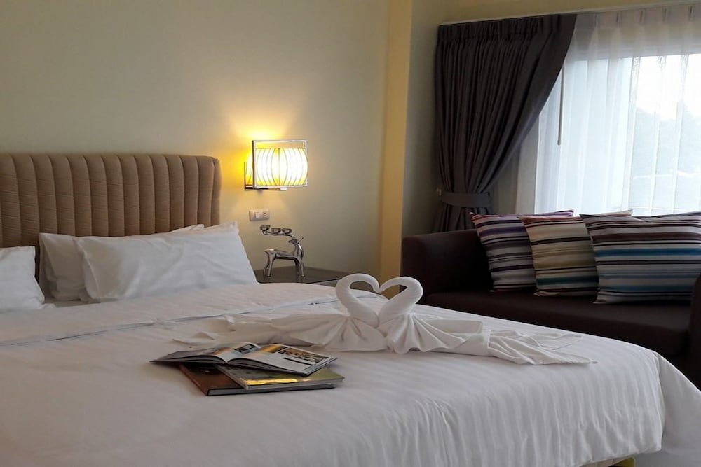 Фото Southgate Residence Hotel