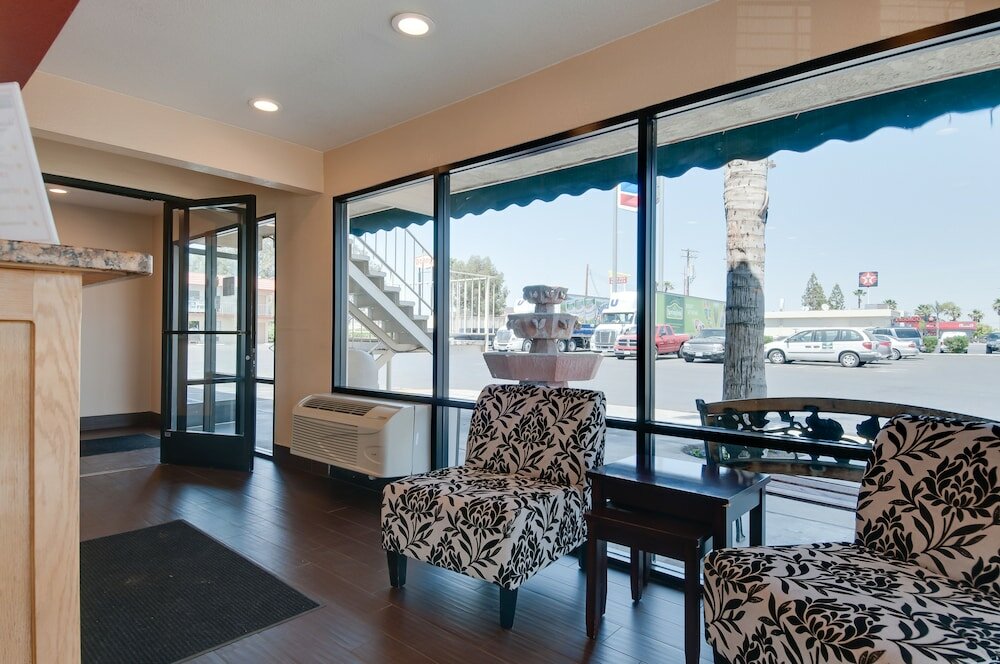 Фото Vagabond Inn Bakersfield South