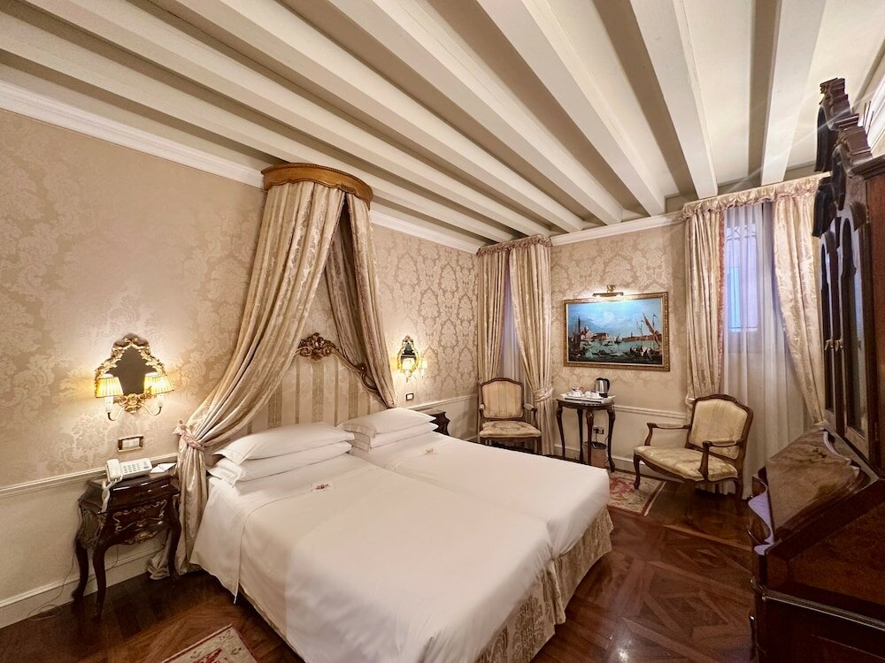 Фото Hotel Canal Grande