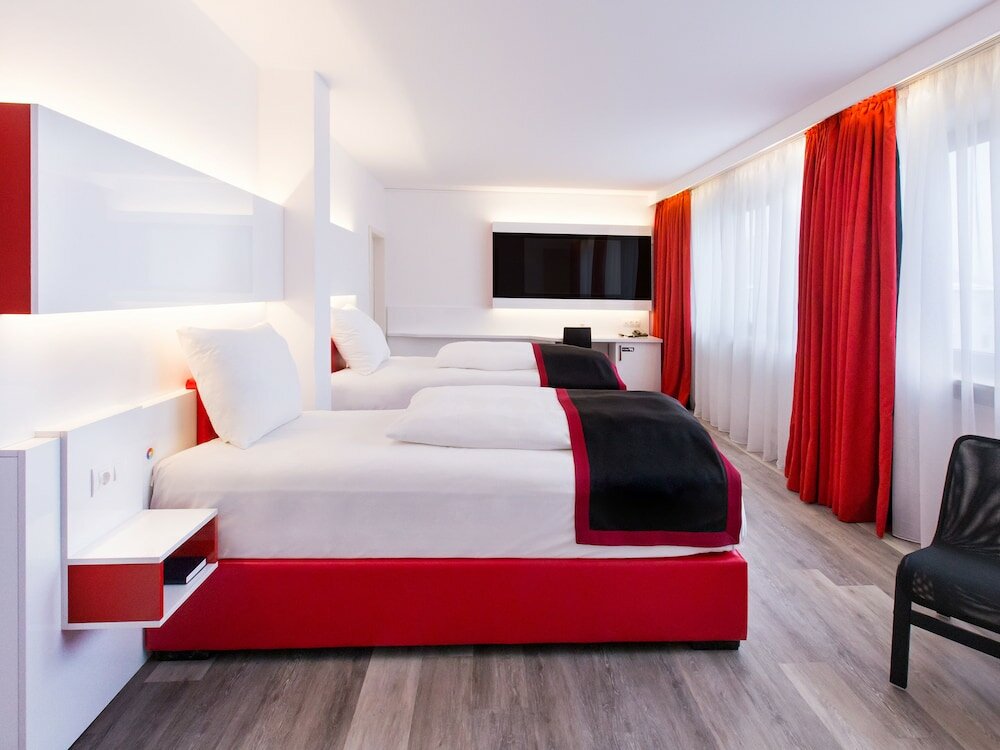 Фото отеля 2