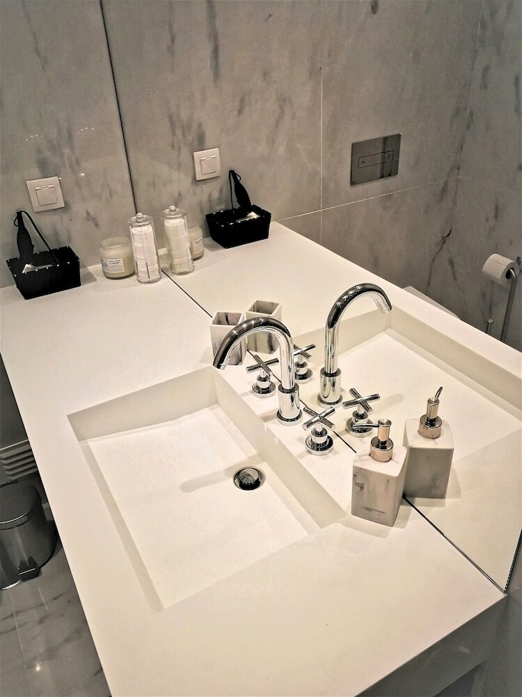 Фото Industrial Lisbon Apartment - Adults Only