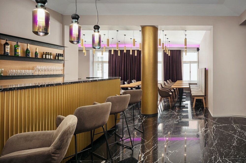 Фото MOODs Charles Bridge