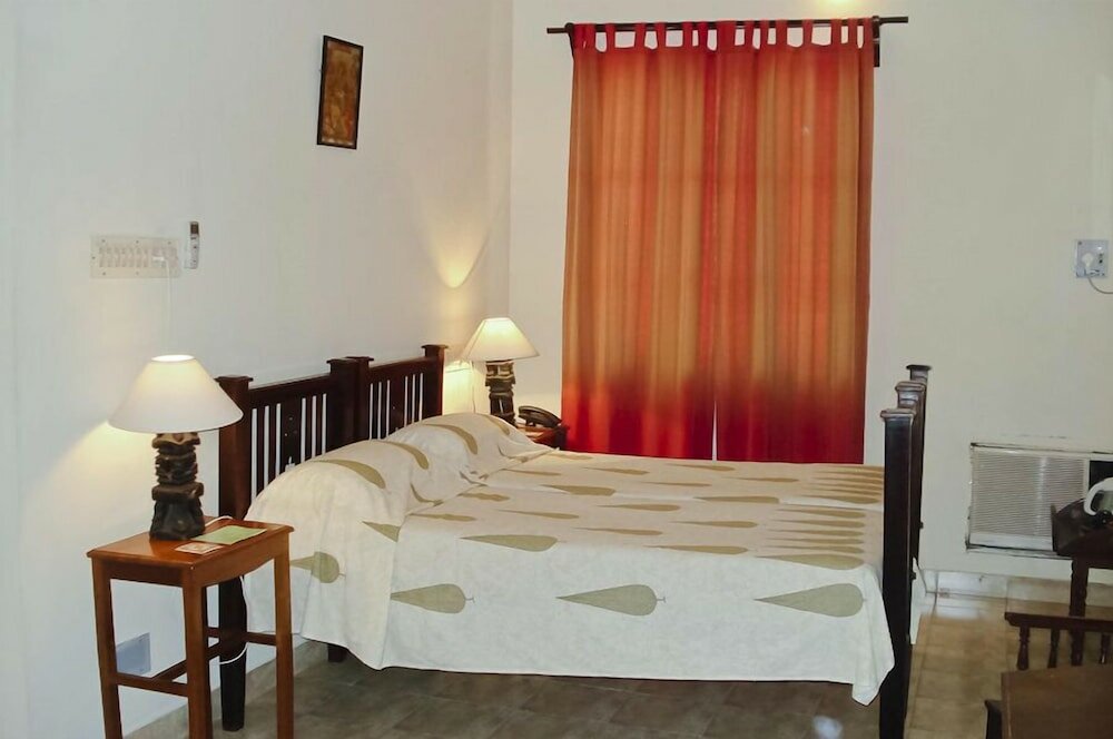 Фото Hotel De L'Orient Pondicherry