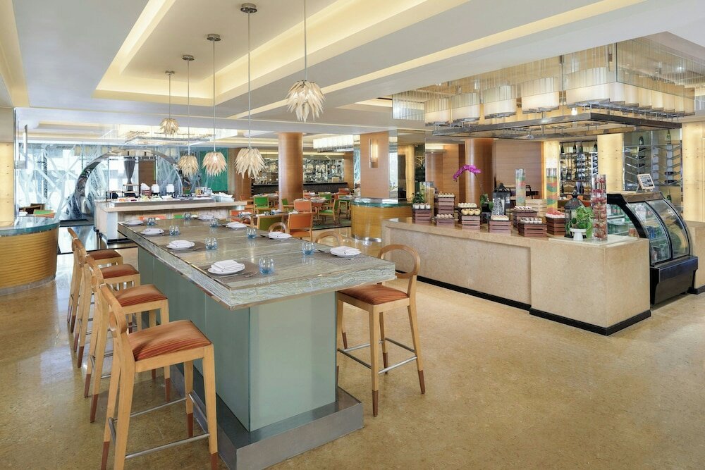 Фото Renaissance Shanghai Yu Garden Hotel