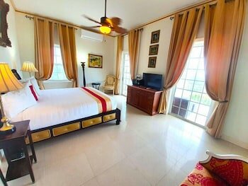 Фото Ocean West Boutique Hotel