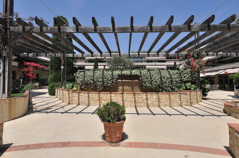 Фото The Originals Boutique, Hôtel Les Strélitzias, Antibes