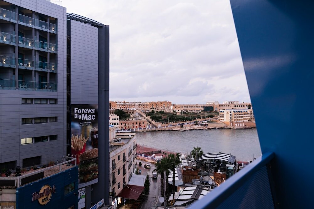 Фото Holiday Inn Express Malta