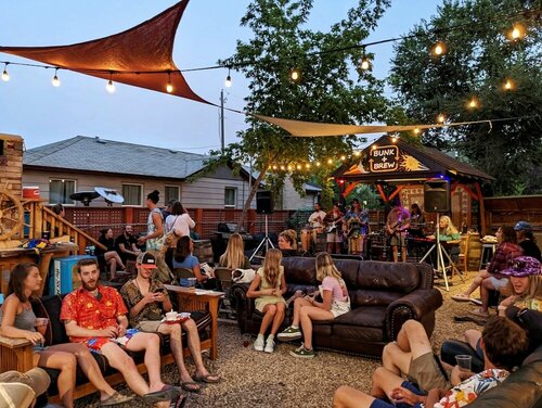 Гостиница Bunk+Brew Historic Lucas House - Hostel в Бенде