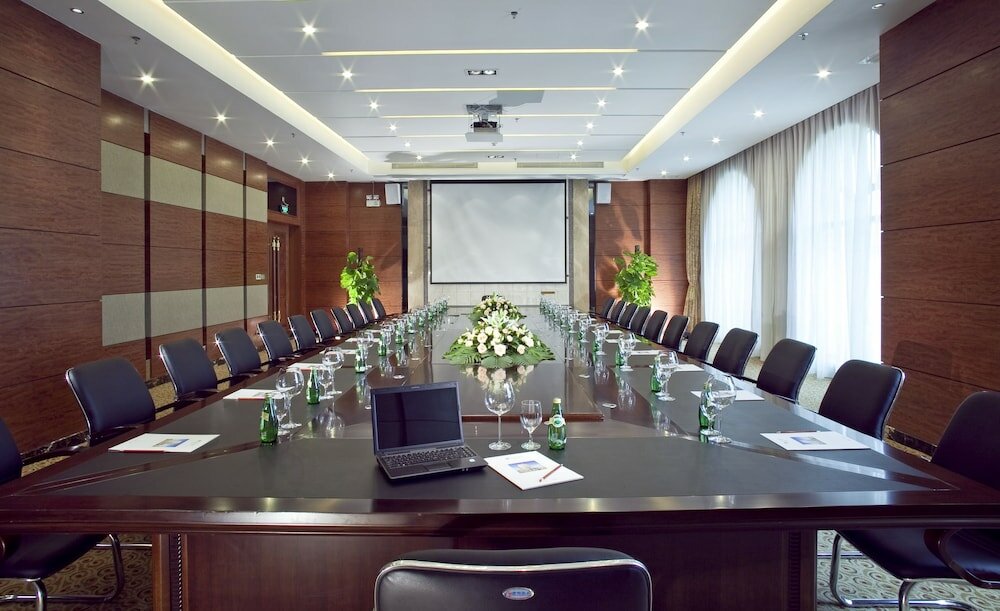 Фото Jiangmen Gladden Hotel