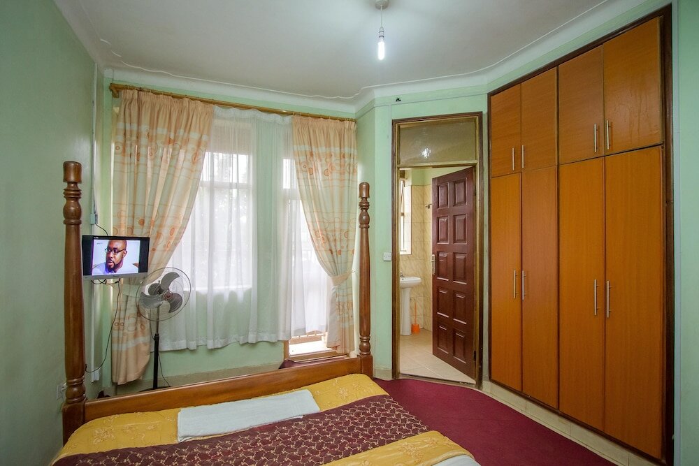 Фото Makerere Serene Hotel