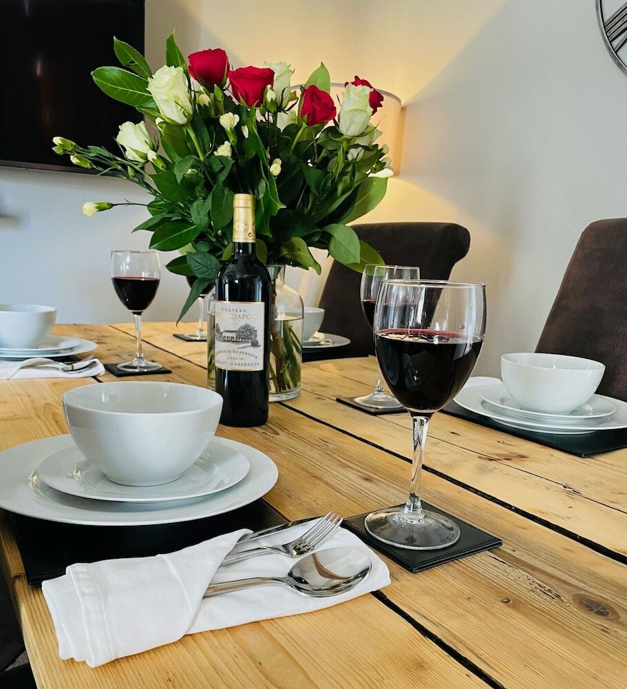 Фото Stonehenge Cottages